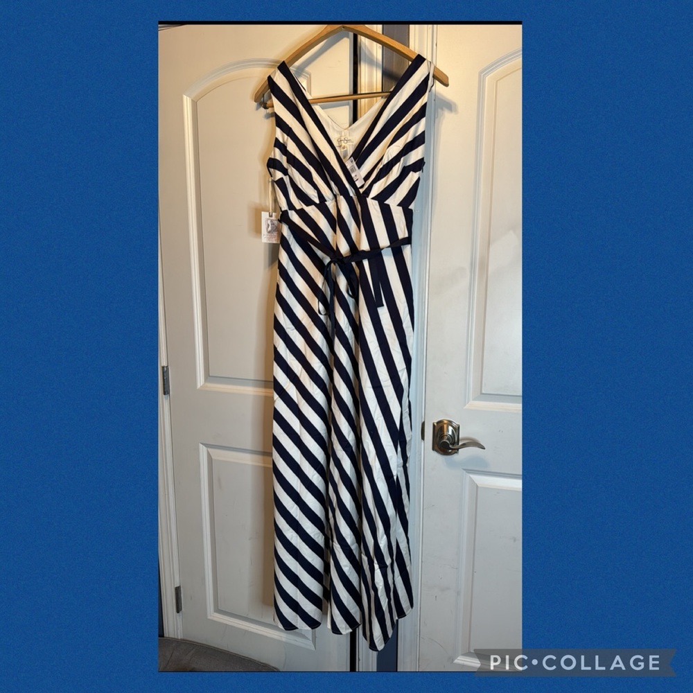 Navy and white maxi maternity dress